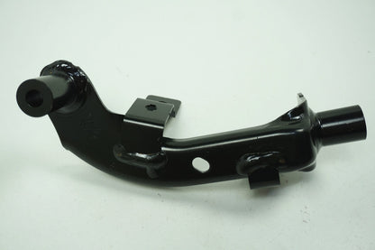 Pièce d'origine Fixation de berceau droit pour Renault Kangoo 8200587029