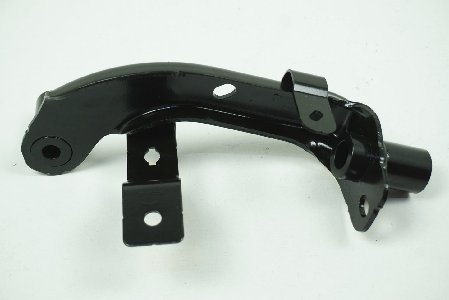 Pièce d'origine Fixation de berceau droit pour Renault Kangoo 8200587029