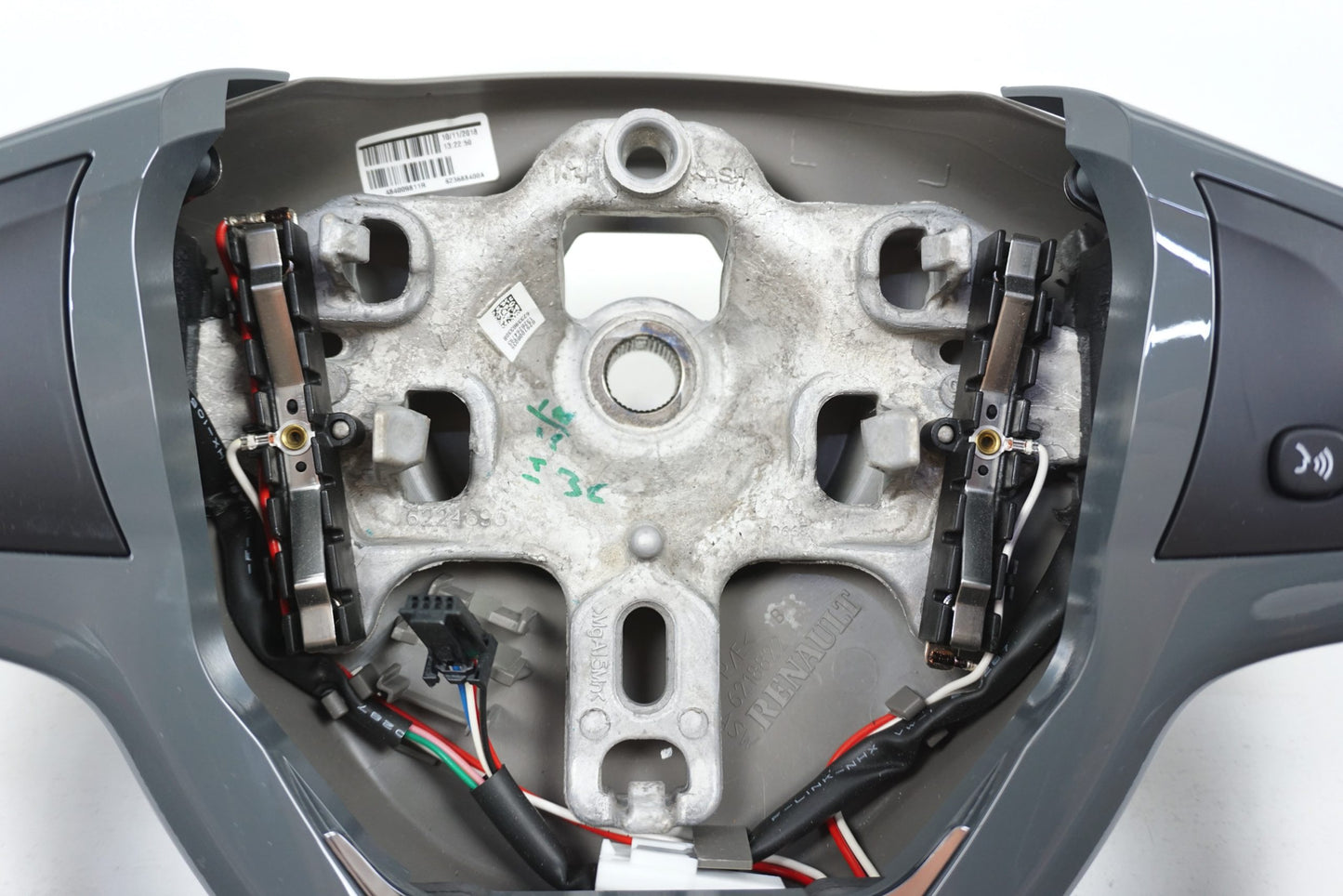 Pièce d'origine Volant pour Renault Captur I 484009811R