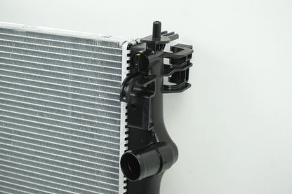 Pièce d'origine Radiateur moteur pour Renault Megane IV Talisman 214108607R