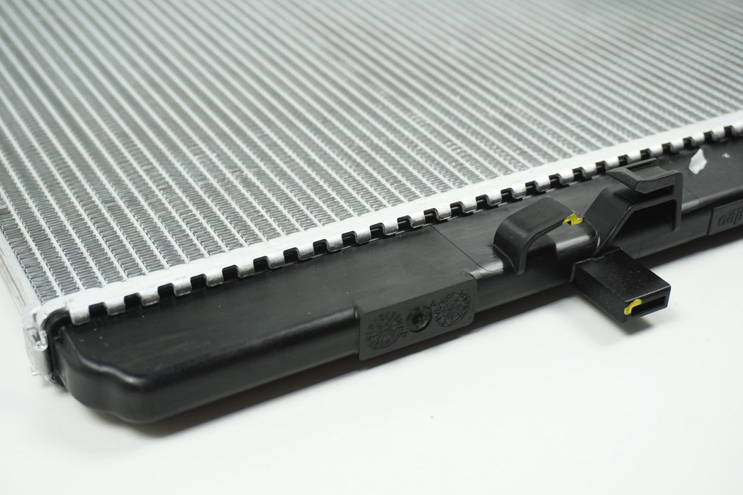 Pièce d'origine Radiateur moteur pour Renault Espace V Koleos II 214101292R