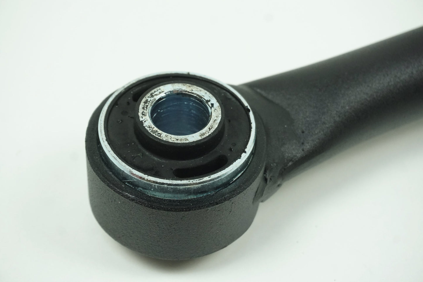 Pièce d'origine Biellette de réaction arrière pour Renault Master III 551306803R