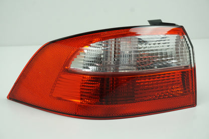 Pièce d'origine Feu arrière gauche pour Renault Laguna II 8200002473