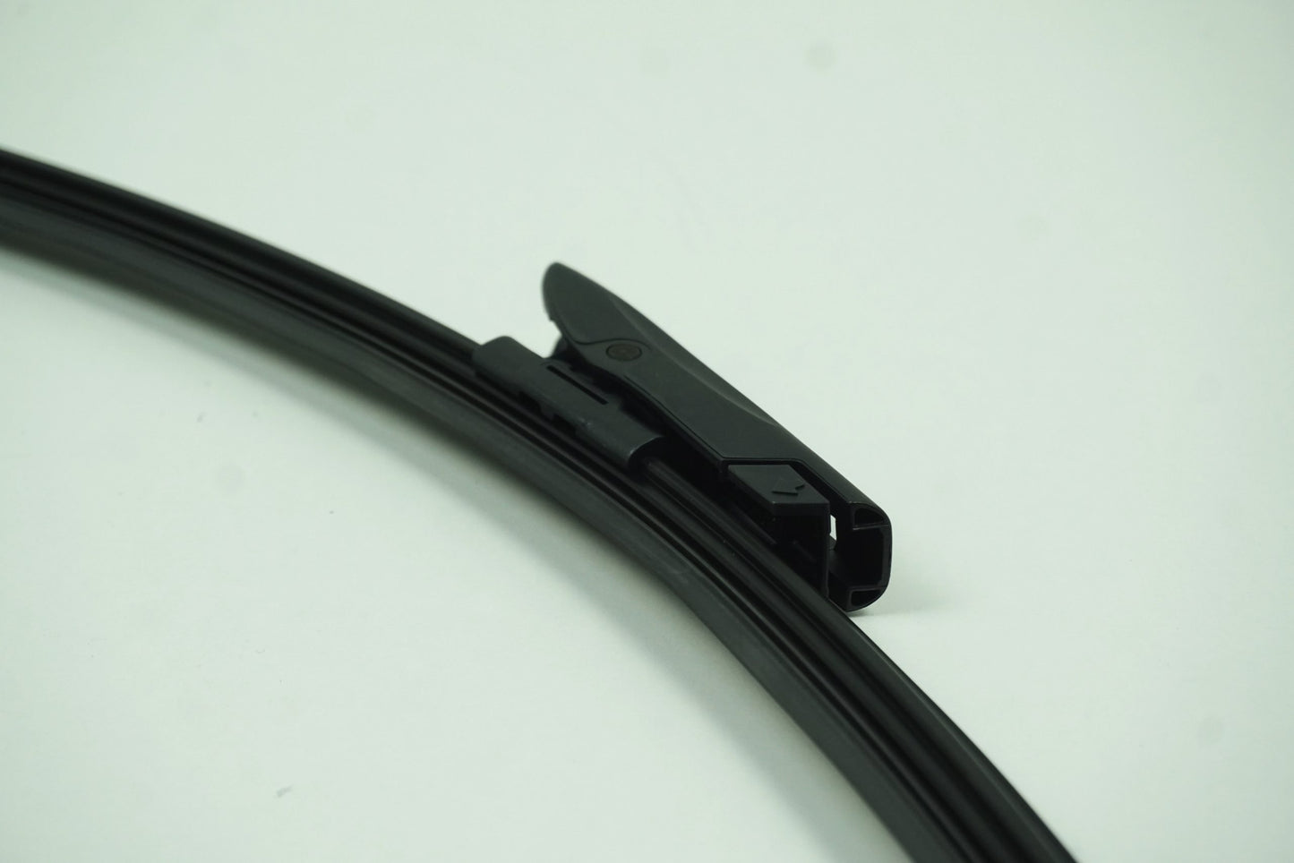 Pièce d'origine Balai d'essuie-glace avant gauche pour Renault Clio IV 288900432R