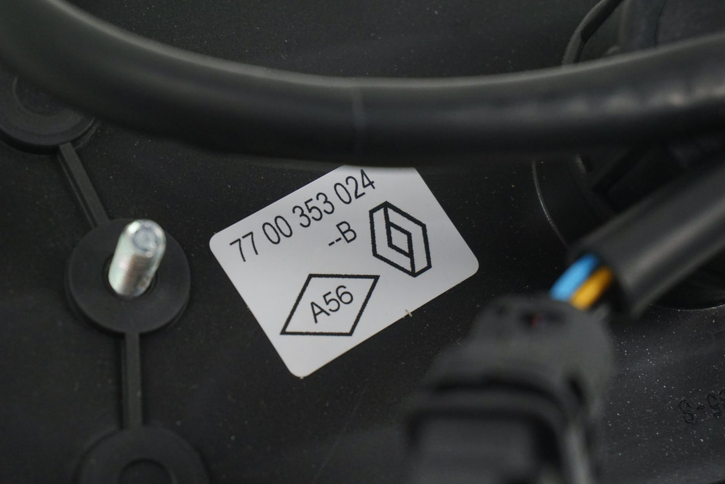 Pièce d'origine Feu arrière gauche de caisse pour Renault Master II Opel Movano 7700353024