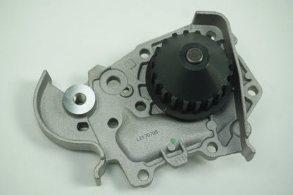 Pièce d'origine Pompe à eau pour Dacia Renault 8671017773