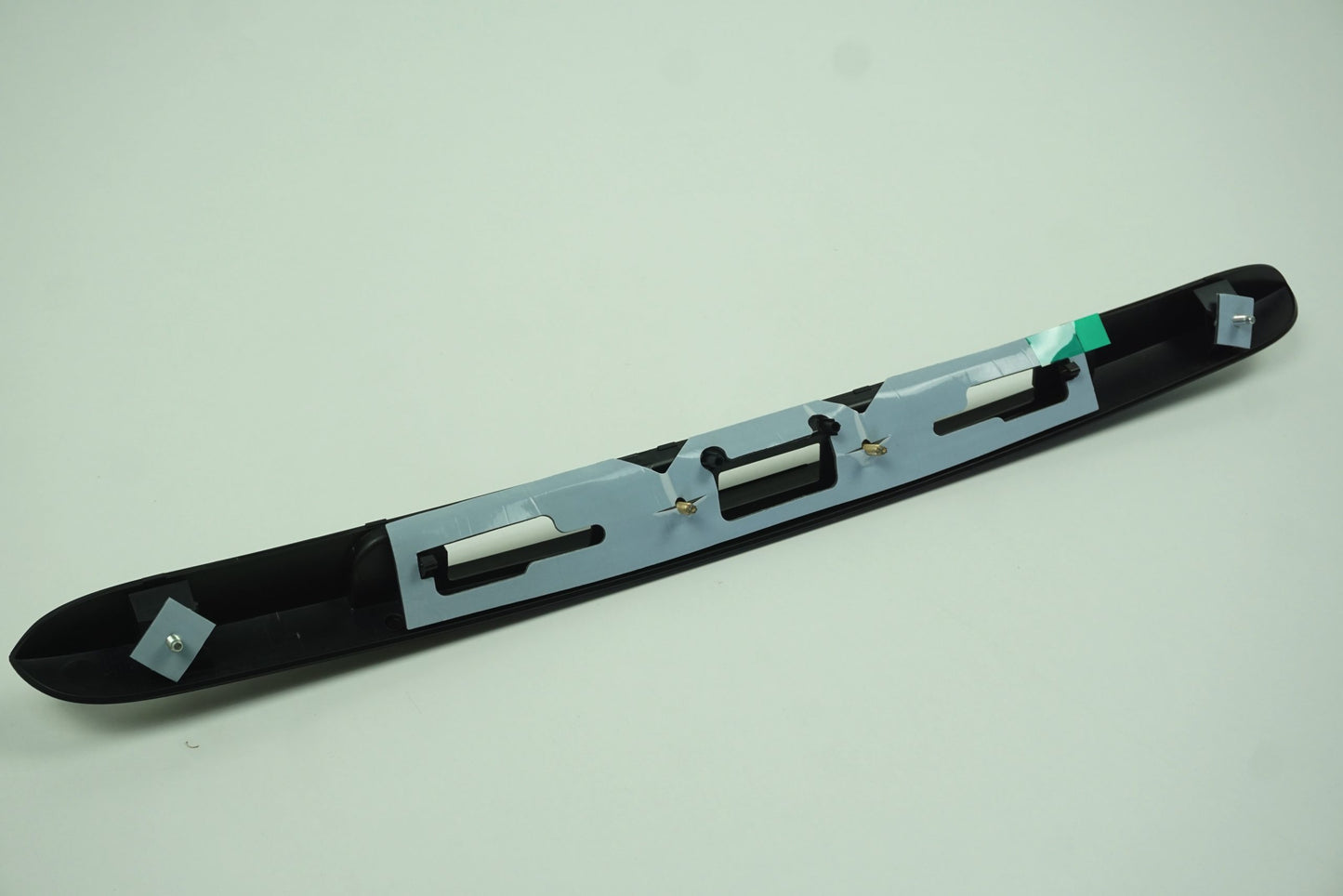 Pièce d'origine Baguette de hayon pour Renault Modus 7701060766
