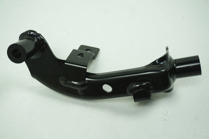 Pièce d'origine Fixation de berceau droit pour Renault Kangoo 8200587029