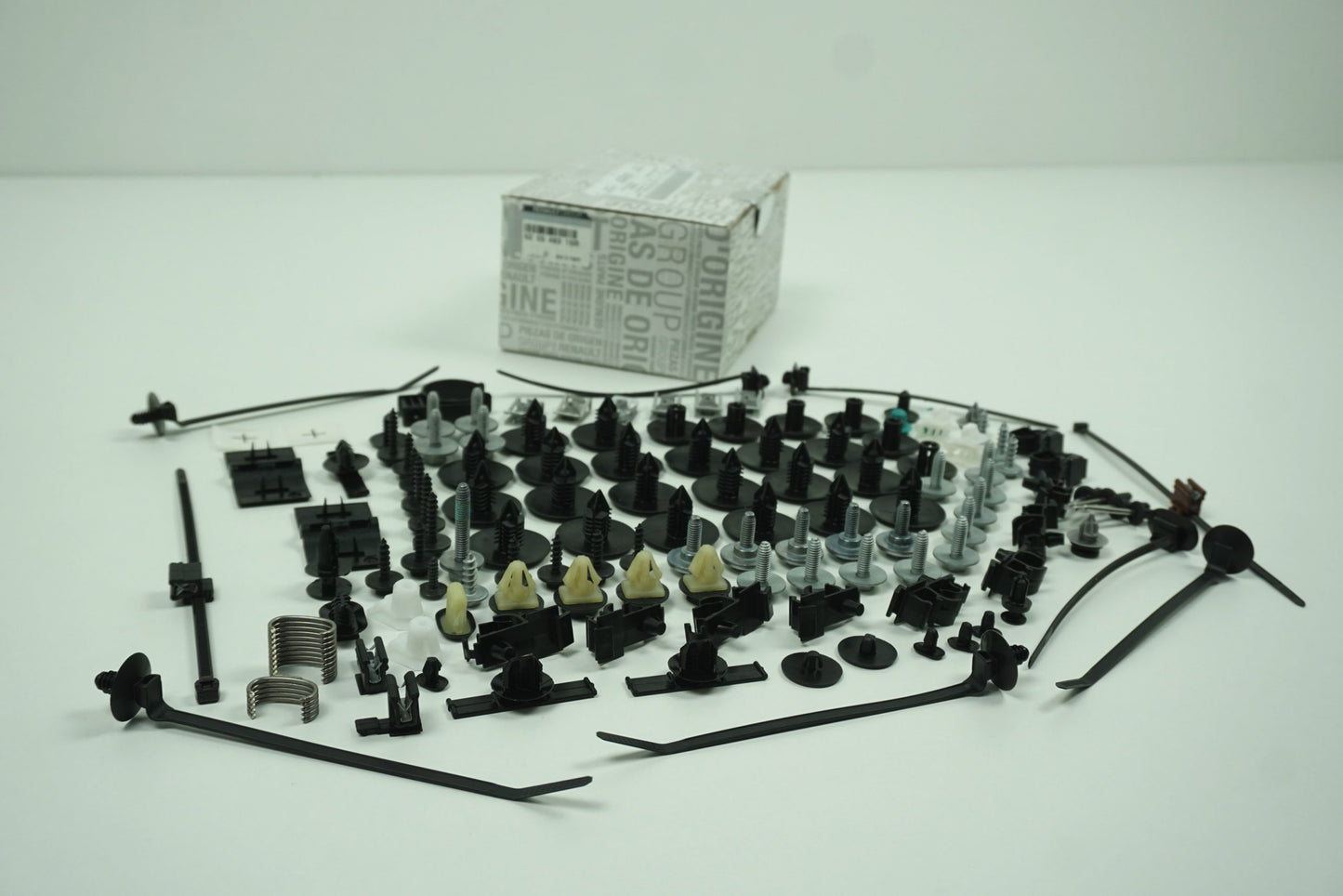Pièce d'origine Kit de pare-chocs avant pour Renault Scenic III 625548319R