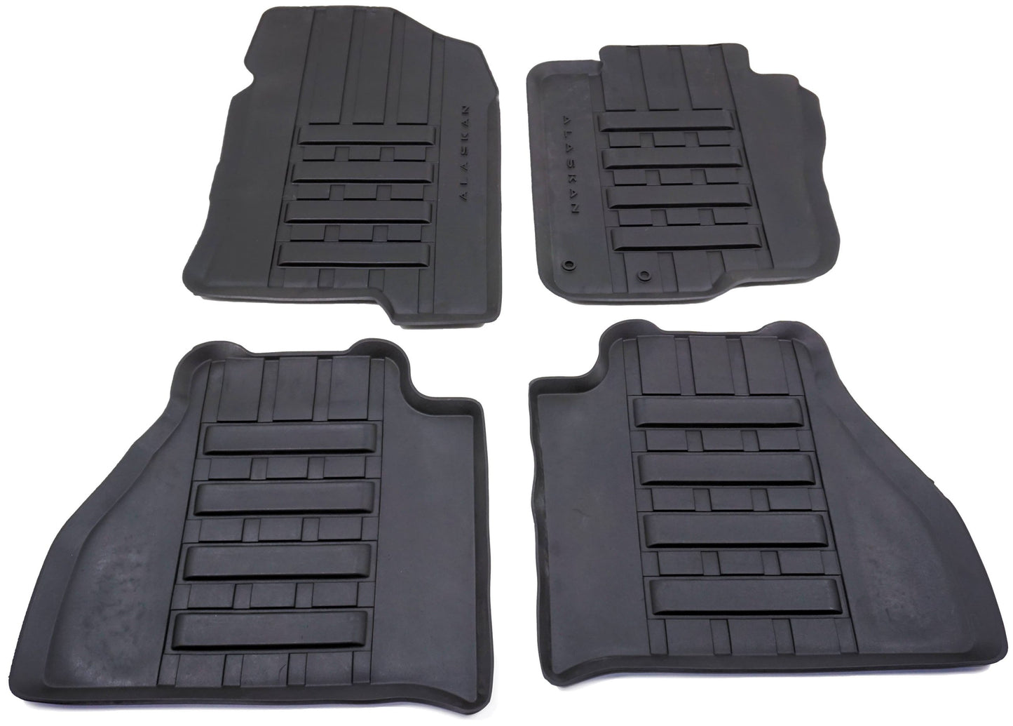 Pièce d'origine Tapis caoutchouc pour Renault Alaskan 8201704683