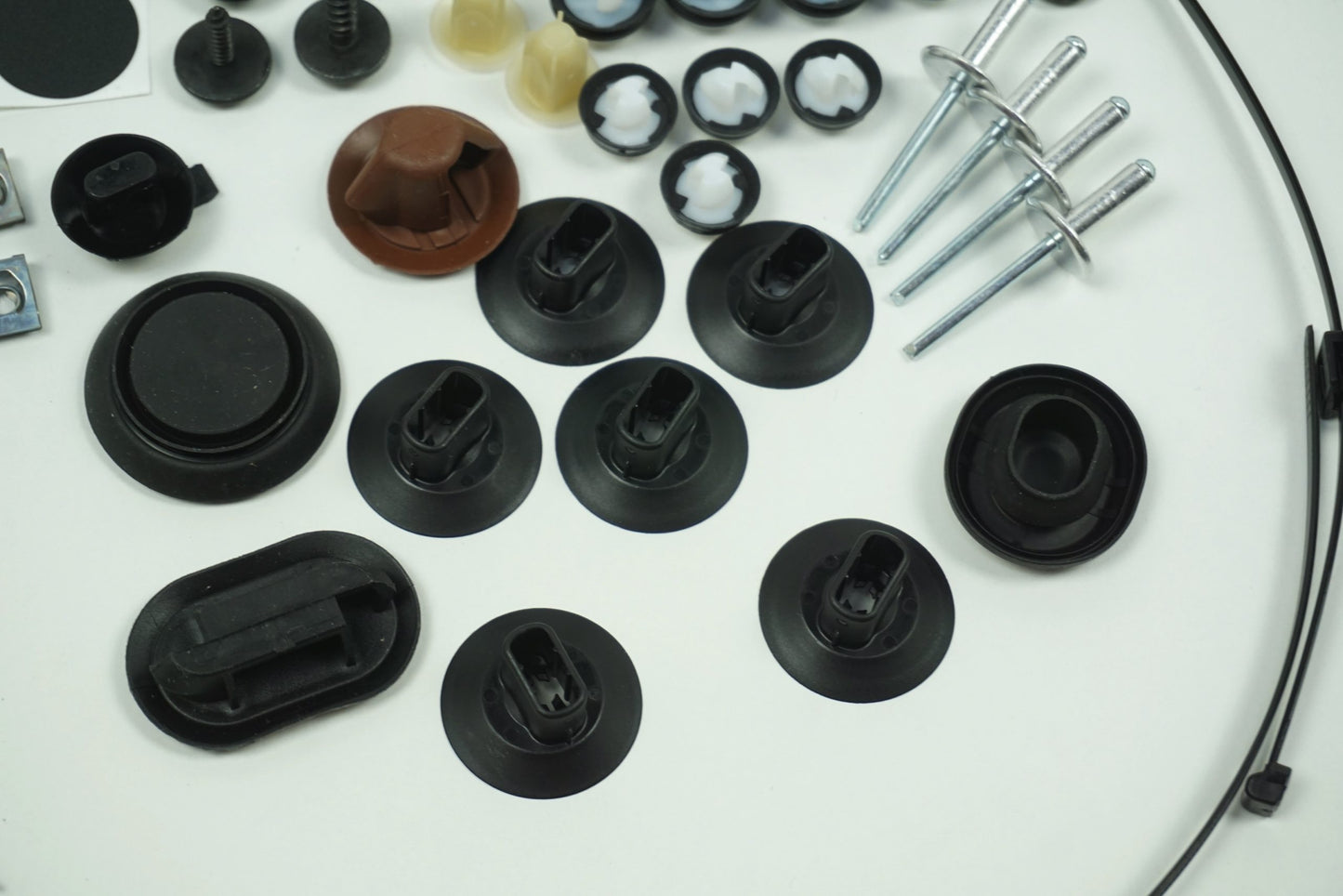 Pièce d'origine Kit de réparation avec clips de fixation pour Renault Kadjar 600385788R
