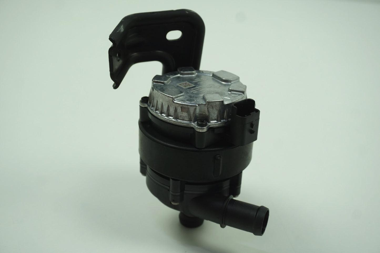 Pièce d'origine Pompe à eau pour Renault Trafic 2.0 dCi 210100113R