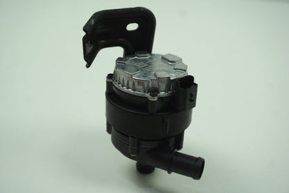Pièce d'origine Pompe à eau pour Renault Trafic 2.0 dCi 210100113R
