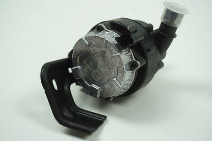 Pièce d'origine Pompe à eau pour Renault Trafic 2.0 dCi 210100113R