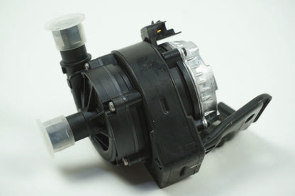 Pièce d'origine Pompe à eau pour Renault Trafic 2.0 dCi 210100113R