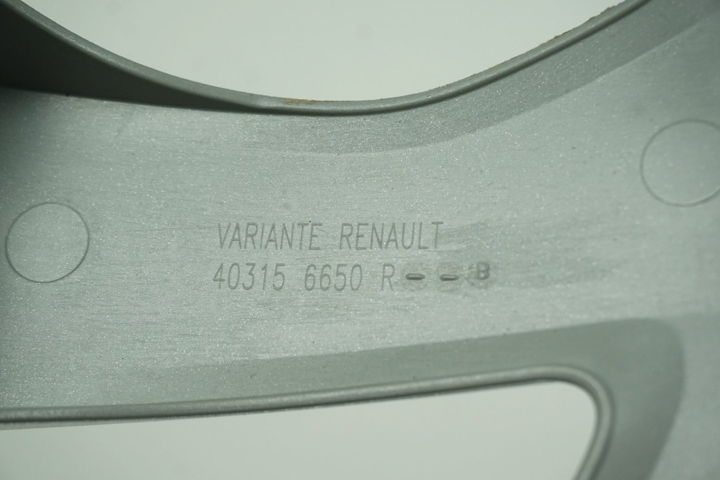Pièce d'origine Enjoliveur 16 pouces pour Renault Trafic III 403156650R