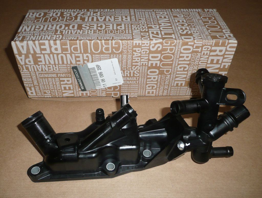 Raccord de refroidissement d’origine Renault — 0.9 TCE 12- au-dessus boîte de vitesses — 110608635R — photographie de la pièce