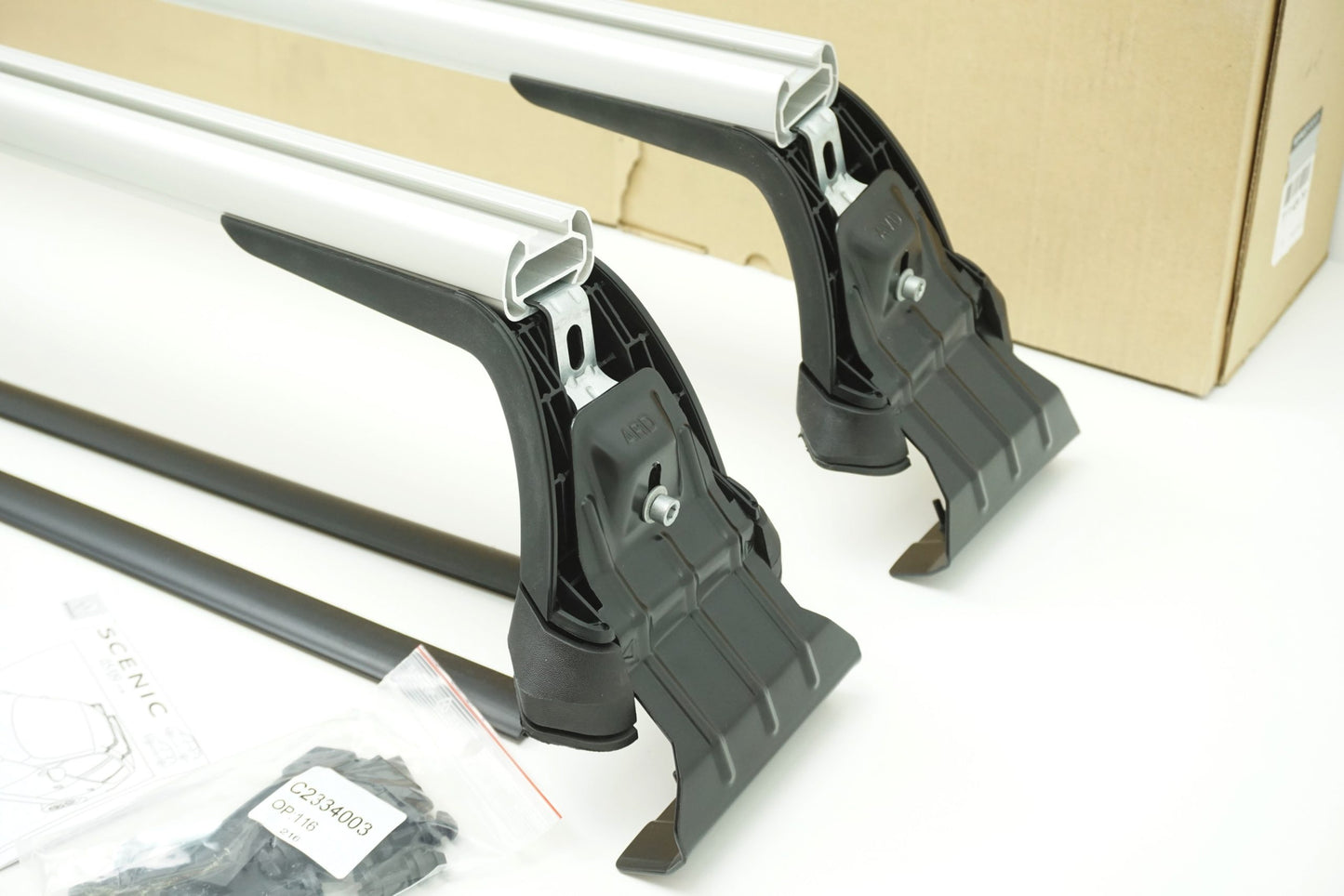 Pièce d'origine Barres de toit transversales pour Renault Scenic III 7711424761