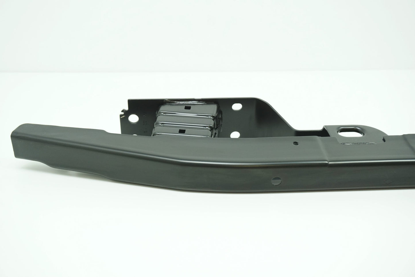 Pièce d'origine Renfort de pare-chocs avant pour Renault Twingo II 752103281R