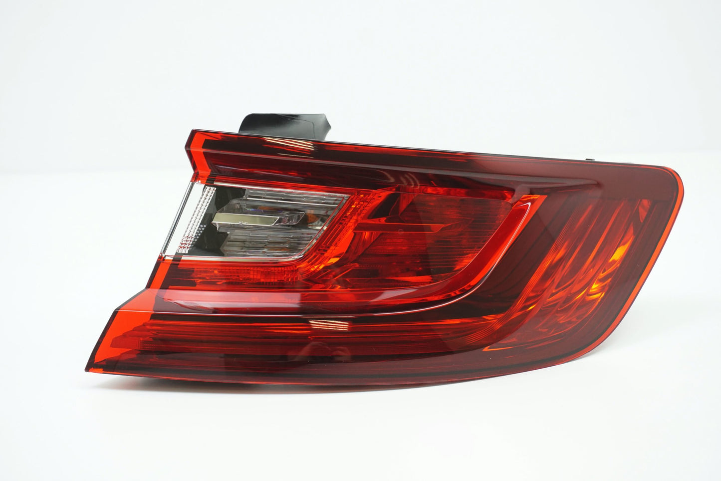 Pièce d'origine Feu arrière droit pour Renault Megane IV hayon 265509578R
