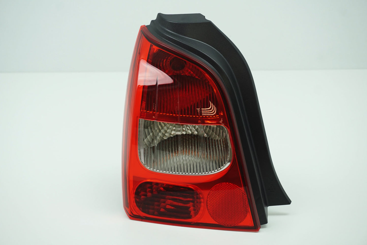 Pièce d'origine Feu arrière gauche pour Renault Twingo II 8200387888