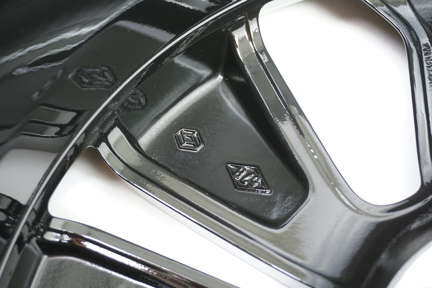 Pièce d'origine Jante alliage 18 pouces diamantée pour Renault Megane IV Grandtour 403006336R