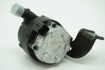 Pièce d'origine Pompe à eau pour Renault 210108197R