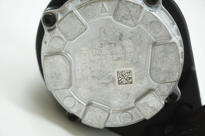 Pièce d'origine Pompe à eau pour Renault 210108197R