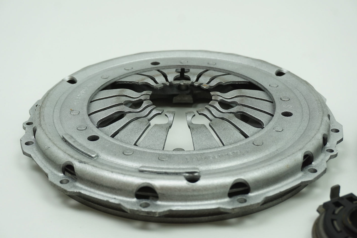 Pièce d'origine Kit d'embrayage pour Renault Espace III Laguna 7711134809