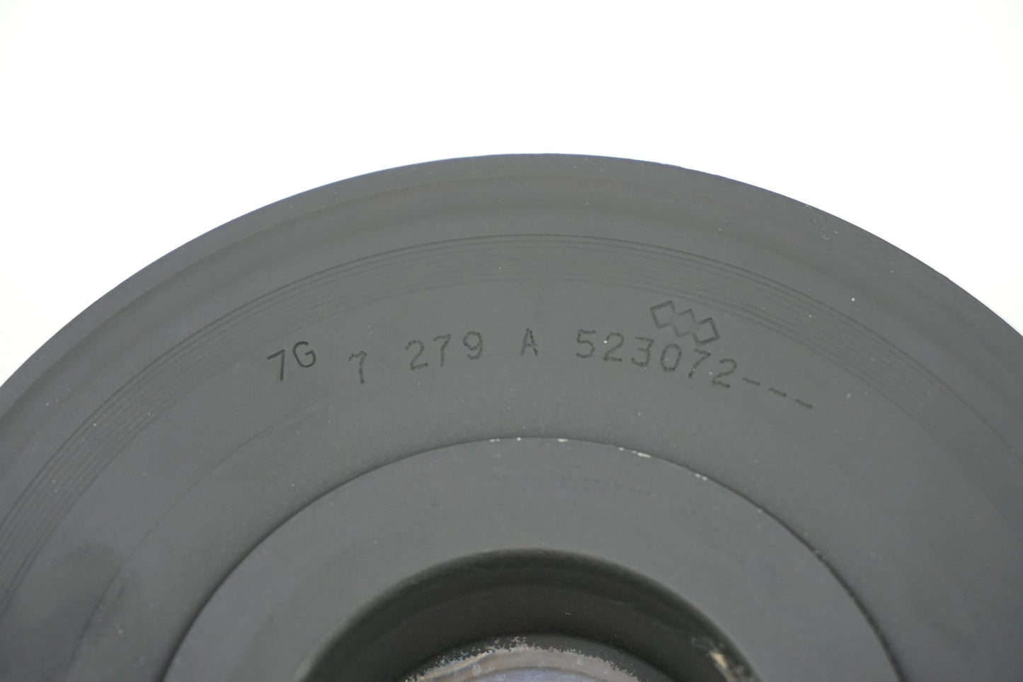 Pièce d'origine Poulie pour Renault 8200523072