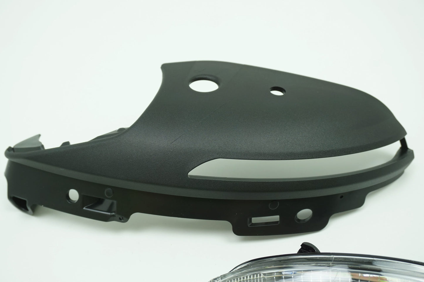 Pièce d'origine Clignotant de rétroviseur droit avec cache pour Renault Megane IV 963053102R
