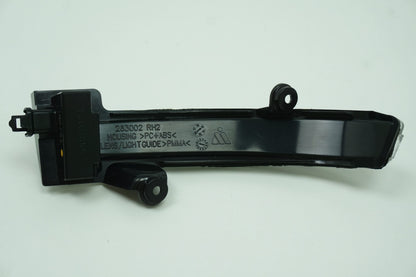 Pièce d'origine Clignotant de rétroviseur droit avec cache pour Renault Megane IV 963053102R