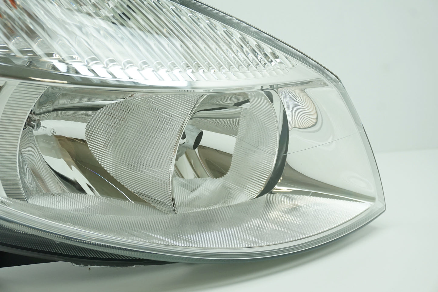 Pièce d'origine Phare droit pour Renault Scenic II 7701064130