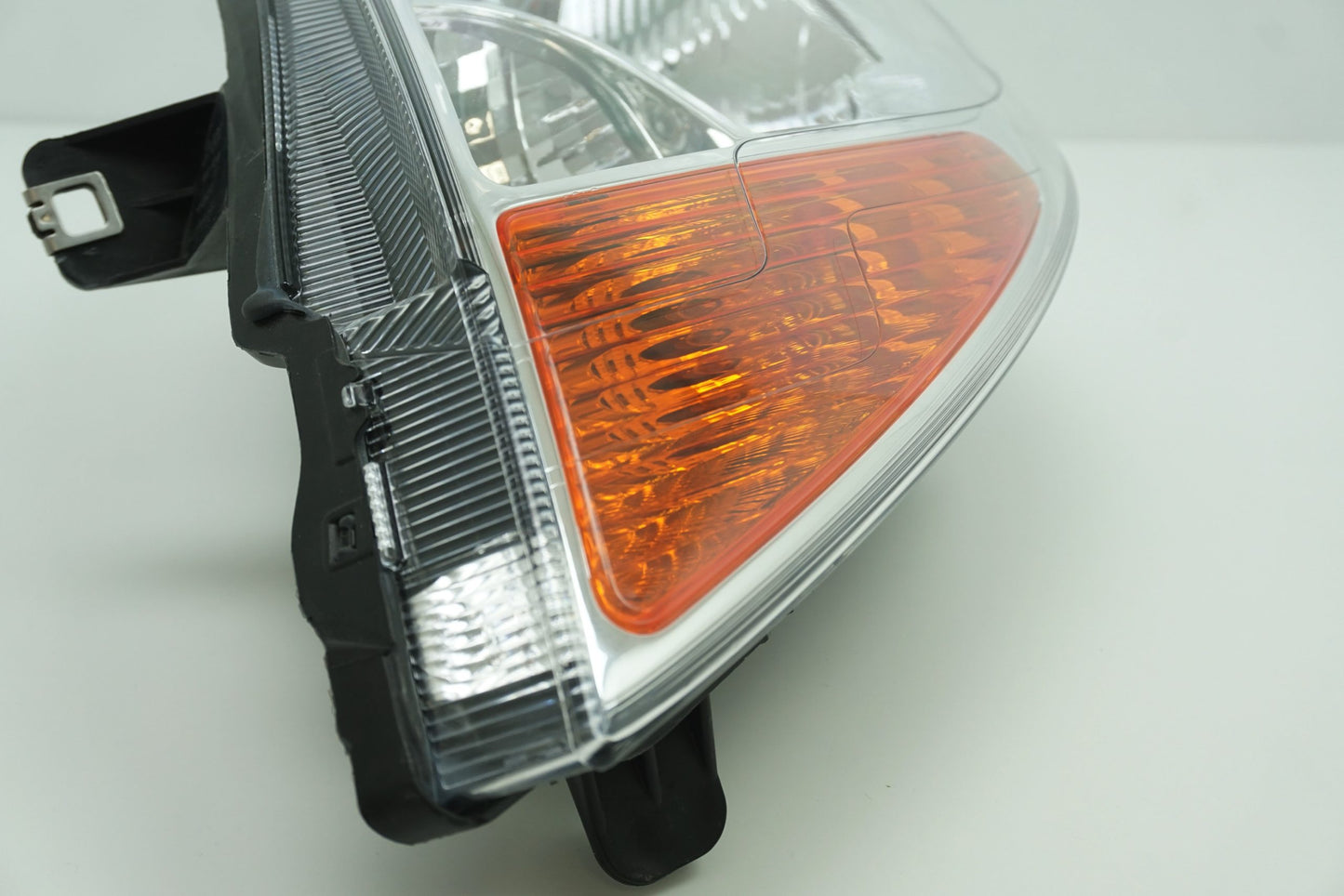 Pièce d'origine Feu arrière gauche pour Renault Trafic II Opel Vivaro Phase 2 8200701352