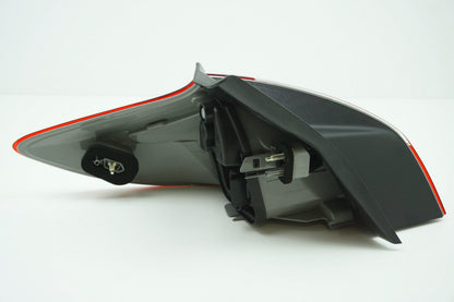 Pièce d'origine Feu arrière droit pour Renault Megane III hayon 265500007R