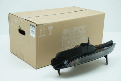 Pièce d'origine Clignotant droit pour Renault Megane IV 261306376R