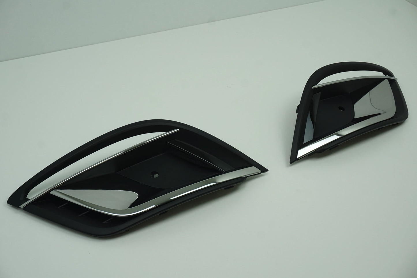 Pièce d'origine Grille de pare-chocs pour Renault Espace V Phase 2 620722219R