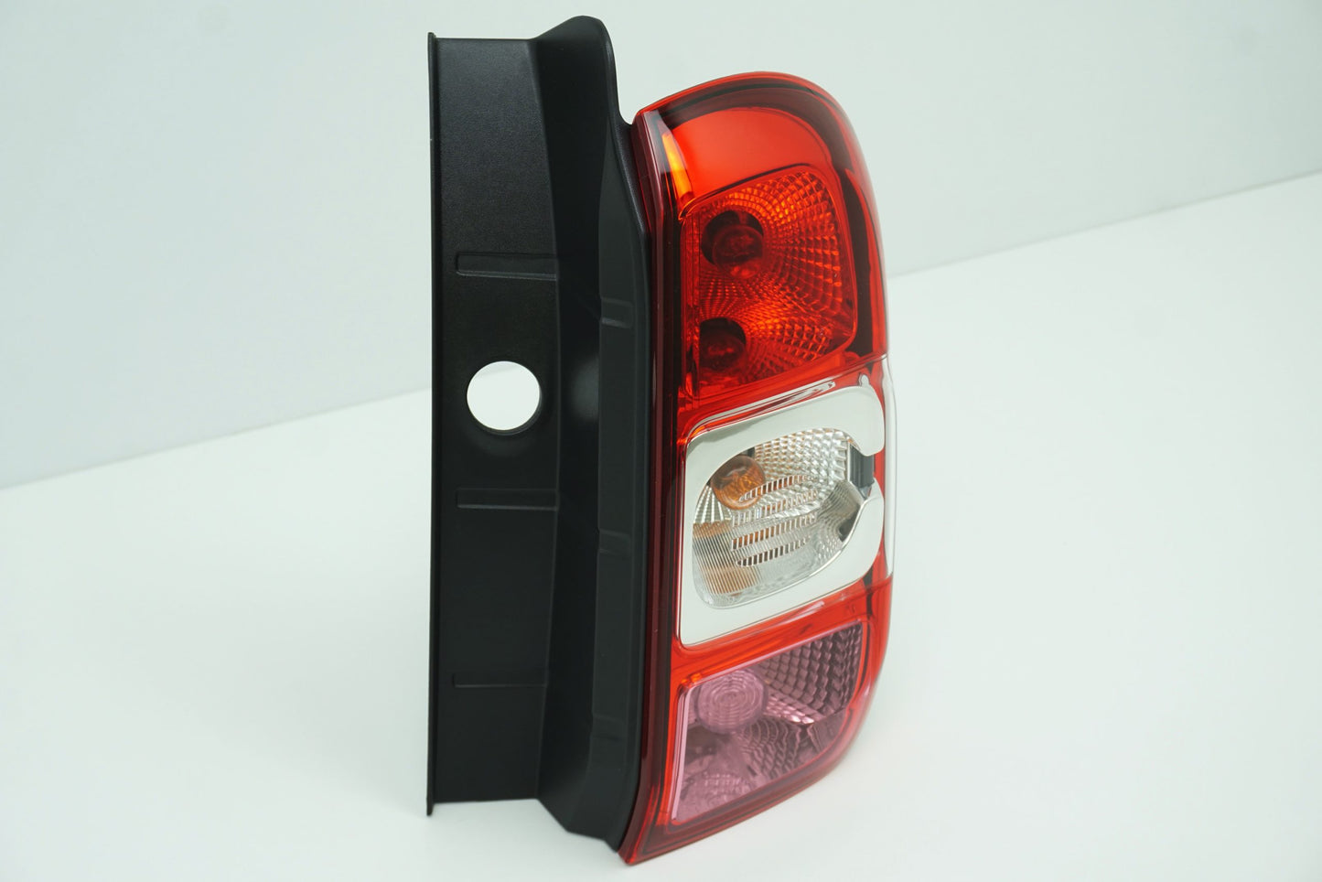 Pièce d'origine Feu arrière droit pour Dacia Duster Phase 2 265506837R