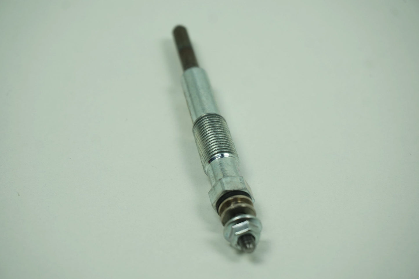 Pièce d'origine Bougie de préchauffage pour Renault Dacia 7700100558