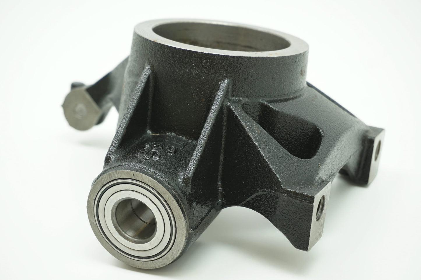 Pièce d'origine Fusée d'essieu avant gauche pour Renault Megane II 7701208132
