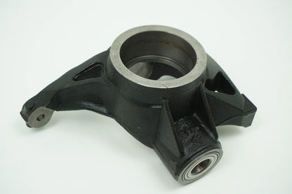 Pièce d'origine Fusée d'essieu avant gauche pour Renault Megane II 7701208132