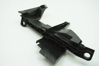 Pièce d'origine Guide de support de phare droit pour BMW X3 E83 1301073025R