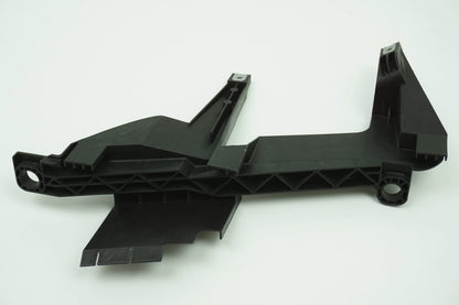 Pièce d'origine Guide de support de phare gauche pour BMW X3 E83 1301073024