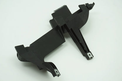 Pièce d'origine Guide de support de phare gauche pour BMW X3 E83 1301073024