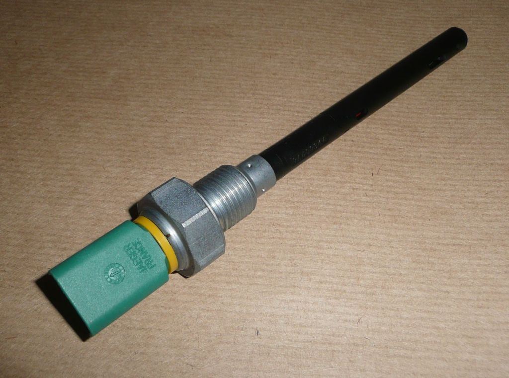 Capteur de niveau d’huile Citroën C4 Peugeot 307 2.0 HDi 1131.G9 — sans emballage d’origine — vue opposée