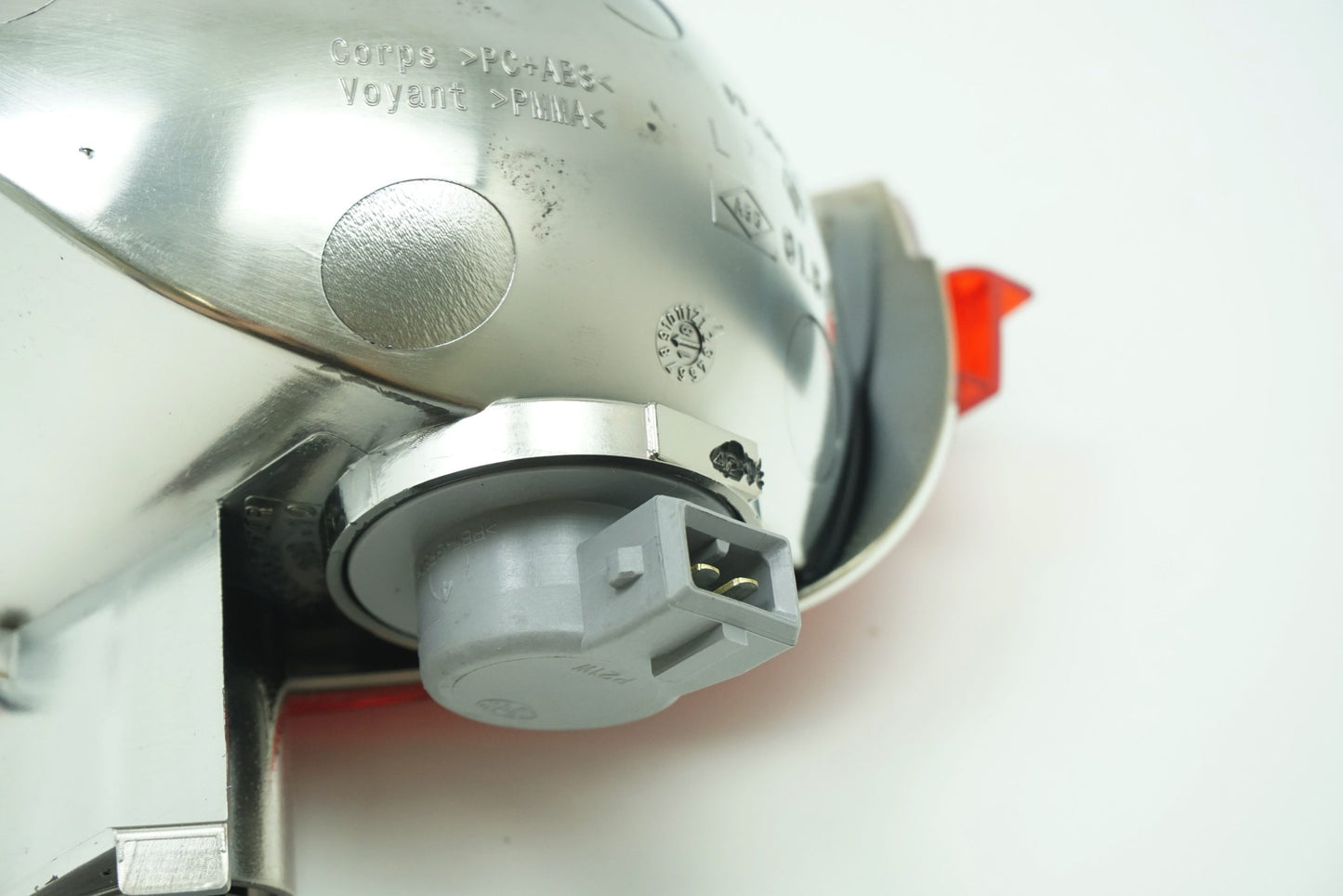 Pièce d'origine Feu antibrouillard arrière gauche pour Dacia Logan 265854470R