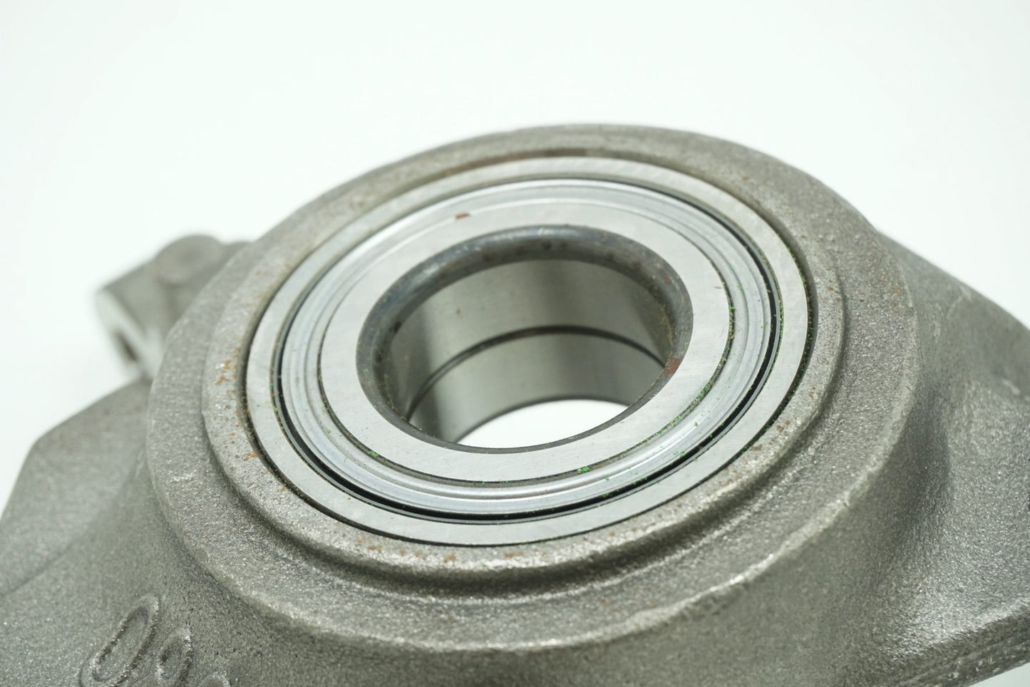 Pièce d'origine Fusée d'essieu avant droite pour Renault Trafic II Opel Vivaro 8200630533