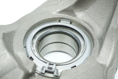 Pièce d'origine Fusée d'essieu avant droite pour Renault Trafic II Opel Vivaro 8200630533