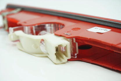 Pièce d'origine Troisième feu stop pour Renault Laguna II 8200002496