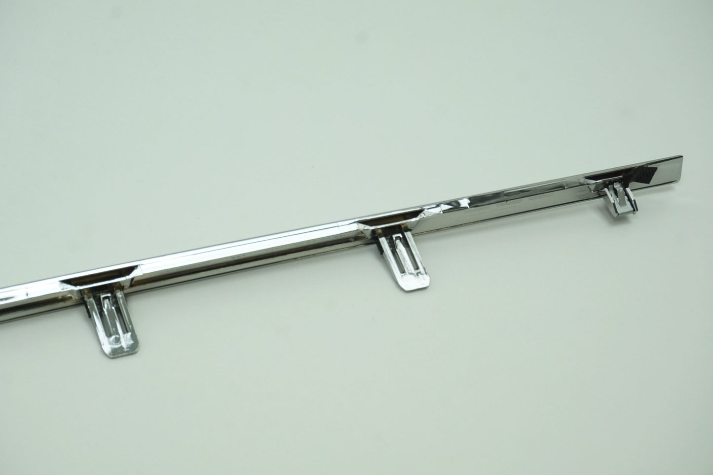 Pièce d'origine Baguette d'aile chromée gauche pour Renault Koleos II 638755596R